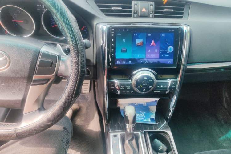 Used Toyota Reiz 2010 2.5V Fashion Elite Edition Audio And AC Panel