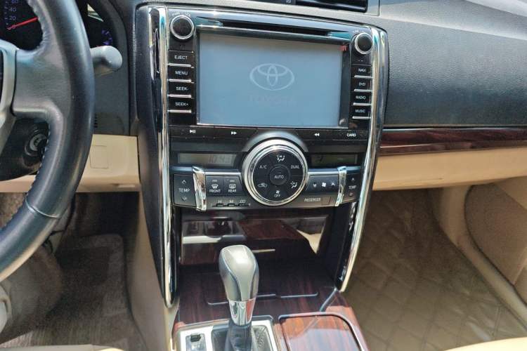 Used Toyota Reiz 2010 2.5V Fengdu Elite Edition Audio And AC Panel