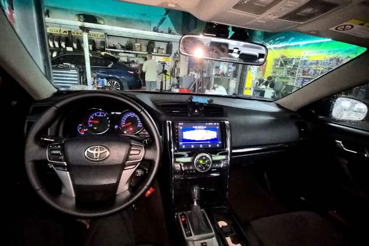 Used Toyota Reiz 2010 2.5S Fengdu Jinghua Edition Center Console