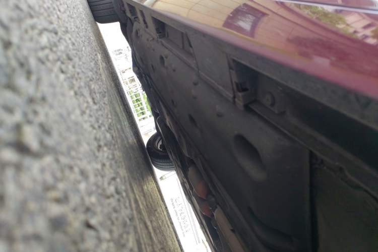 Used Toyota Reiz 2010 2.5V Fengdu Elite Edition Chassis Front Right