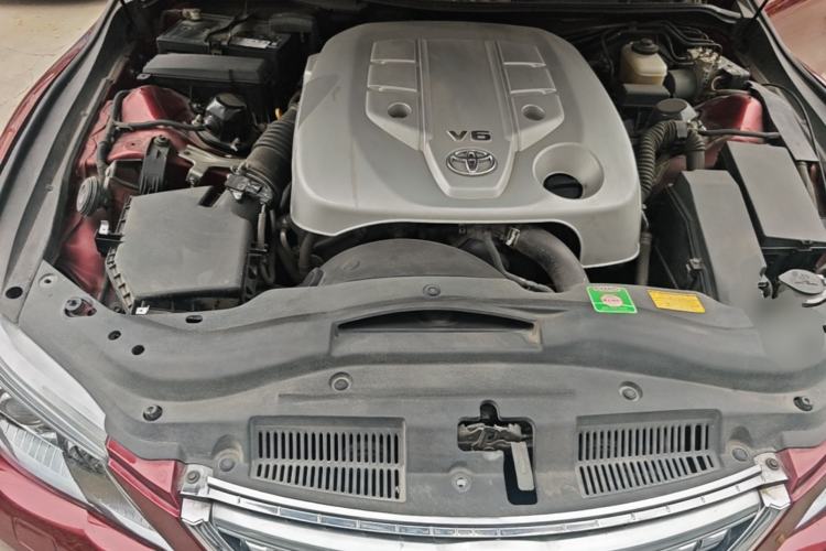 Used Toyota Reiz 2010 2.5V Fashion Luxury Navigation Edition Engine Bay