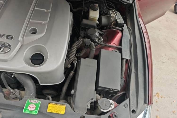 Used Toyota Reiz 2010 2.5V Fashion Luxury Navigation Edition Engine Bay Left