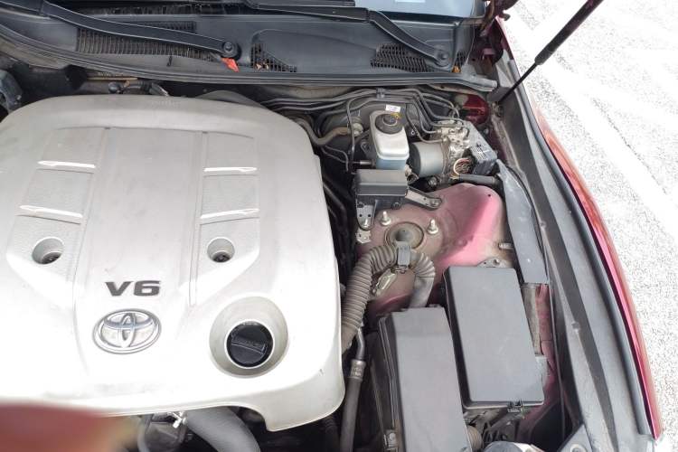 Used Toyota Reiz 2010 2.5V Fengdu Elite Edition Engine Bay Left