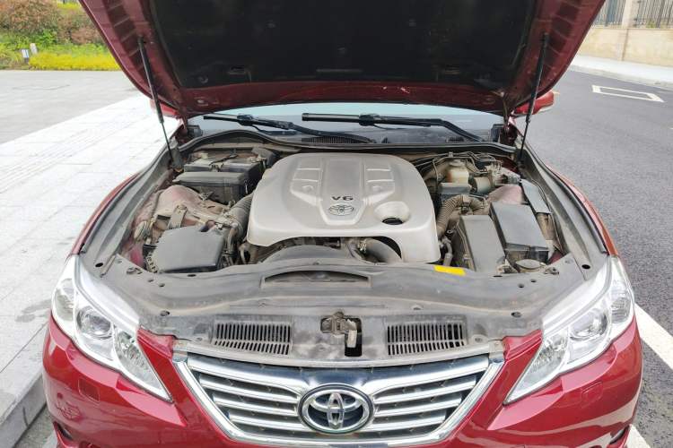 Used Toyota Reiz 2010 2.5V Fengdu Elite Edition Engine Bay