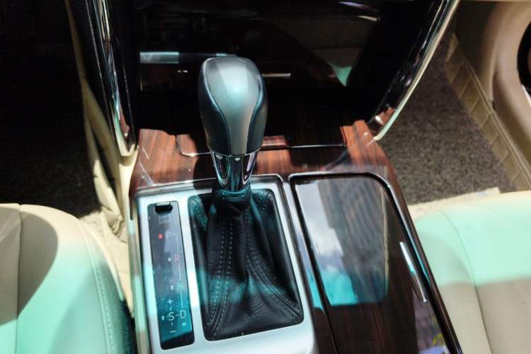 Used Toyota Reiz 2010 2.5V Fengdu Elite Edition Gear Lever