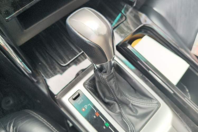 Used Toyota Reiz 2010 2.5V Fengdu Elite Edition Gear Lever