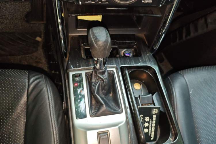 Used Toyota Reiz 2010 2.5S Fengdu Jinghua Edition Gear Lever