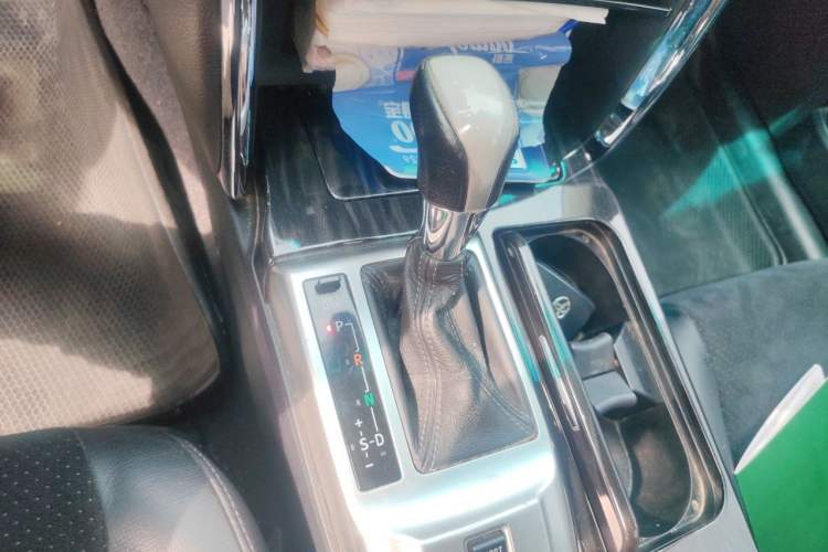 Used Toyota Reiz 2010 2.5V Fashion Elite Edition Gear Lever