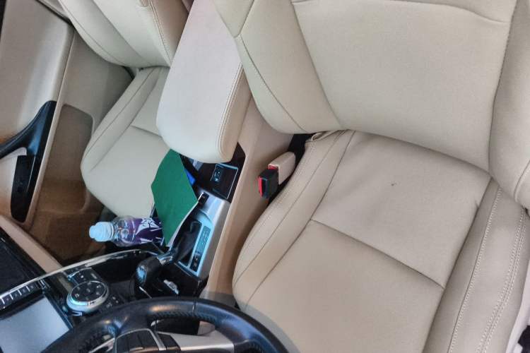 Used Toyota Reiz 2010 2.5V Fengdu Elite Edition Left Front Seat