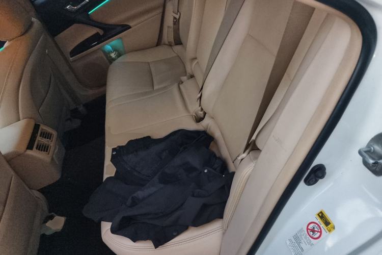 Used Toyota Reiz 2010 2.5V Fengdu Elite Edition Left Rear Seat