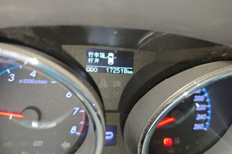 Used Toyota Reiz 2010 2.5V Fengdu Elite Edition Odometer Close Up