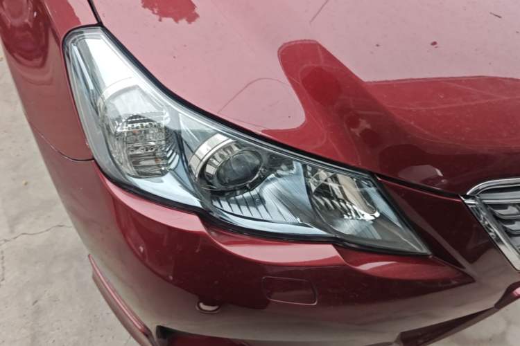 Used Toyota Reiz 2010 2.5V Fashion Luxury Navigation Edition Right Front Headlight