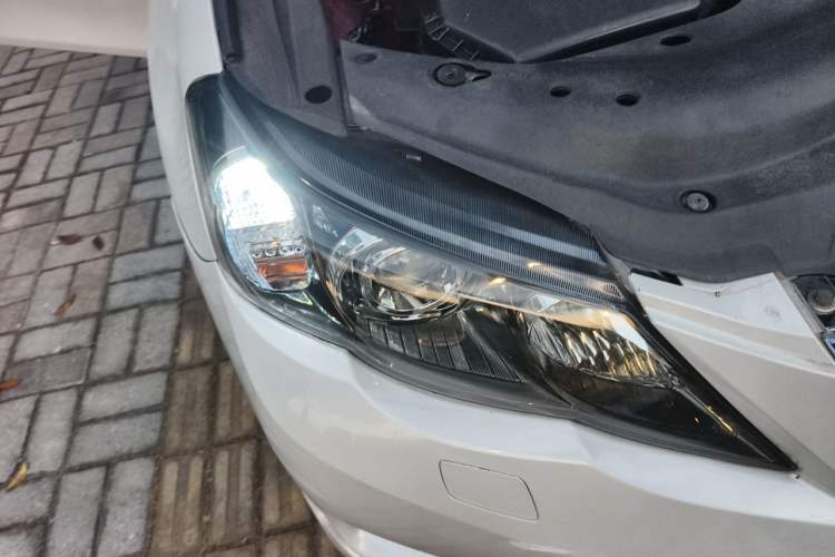 Used Toyota Reiz 2010 2.5V Fengdu Elite Edition Right Front Headlight