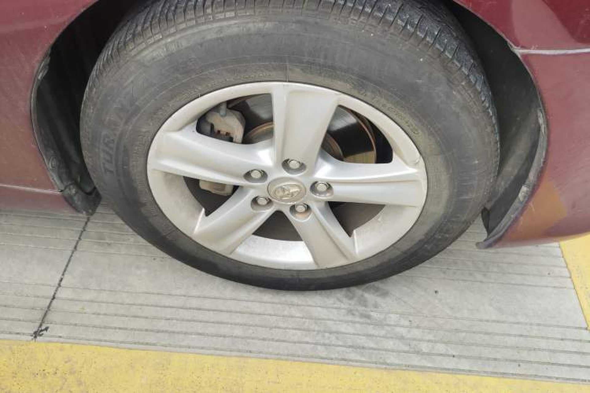 Used Toyota Reiz 2010 2.5S Fengdu Jinghua Edition Right Front Wheel Hub