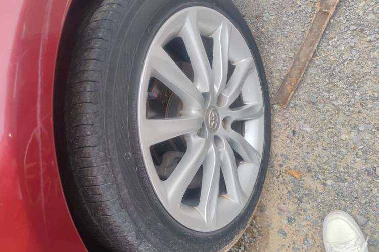 Used Toyota Reiz 2010 2.5V Fashion Elite Edition Right Front Wheel Hub