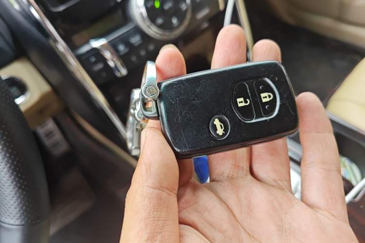 Used Toyota Reiz 2010 2.5V Fashion Elite Edition Vehicle Key