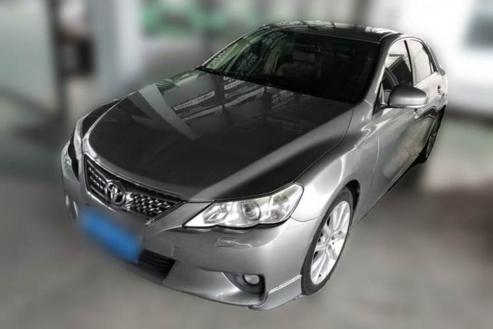 Toyota Reiz 2010