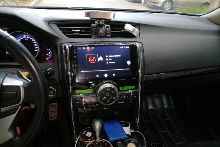 Used Toyota Reiz 2010 2.5V Fashion Elite Edition Audio And AC Panel