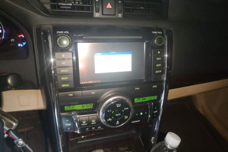 Used Toyota Reiz 2010 2.5S Fashion Elite Edition Audio And AC Panel