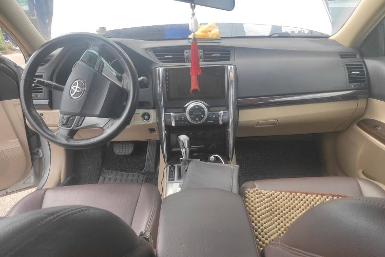 Used Toyota Reiz 2010 2.5V Fengdu Elite Edition Center Console