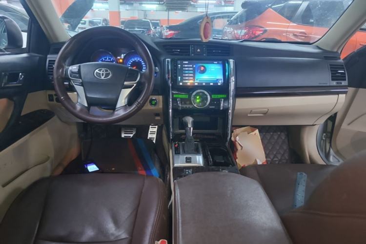 Used Toyota Reiz 2010 2.5V Fashion Elite Edition Center Console