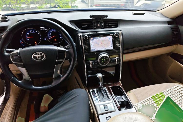 Used Toyota Reiz 2010 2.5V Fashion Elite Edition Center Console