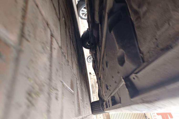 Used Toyota Reiz 2010 2.5V Fengdu Elite Edition Chassis Front Left
