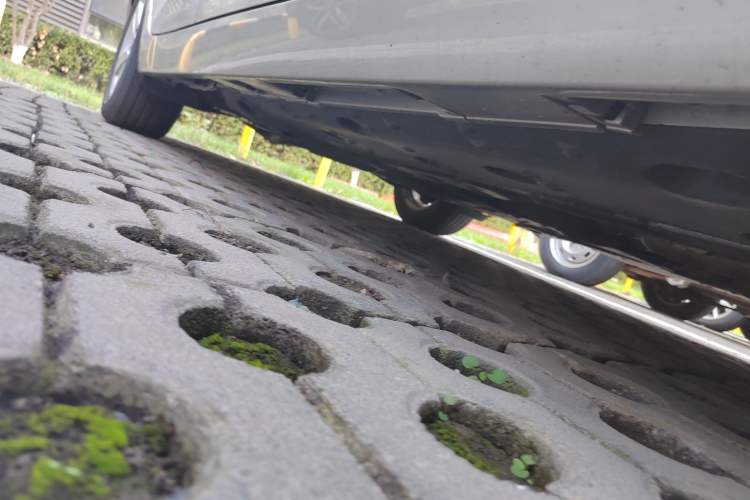Used Toyota Reiz 2010 2.5S Fengdu Jinghua Edition Chassis Front Right