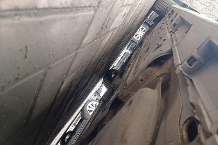 Used Toyota Reiz 2010 2.5V Fengdu Elite Edition Chassis Rear Left