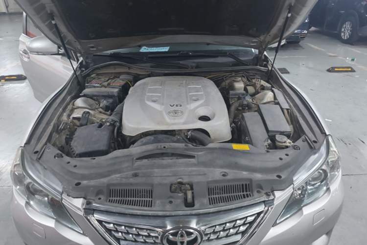 Used Toyota Reiz 2010 2.5V Fashion Elite Edition Engine Bay