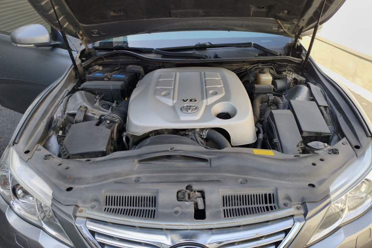 Used Toyota Reiz 2010 2.5V Fengdu Elite Edition Engine Bay