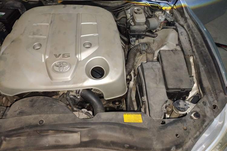 Used Toyota Reiz 2010 2.5V Fengdu Elite Edition Engine Bay Left
