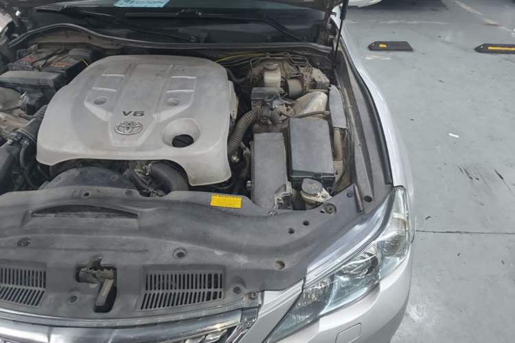 Used Toyota Reiz 2010 2.5V Fashion Elite Edition Engine Bay Left
