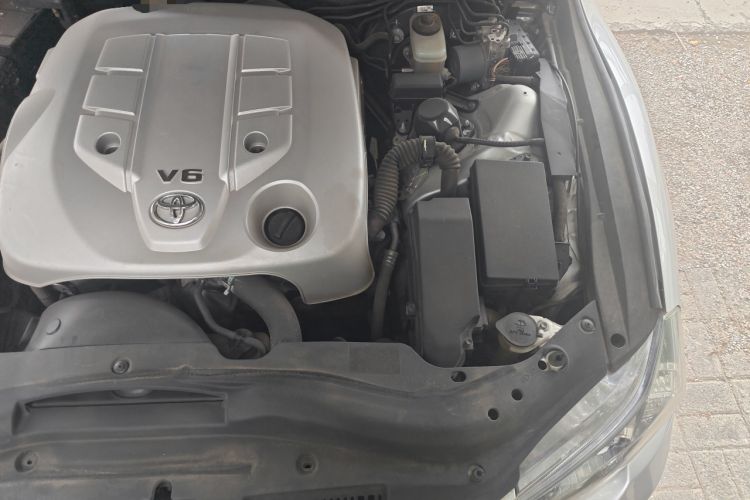 Used Toyota Reiz 2010 2.5V Fashion Elite Edition Engine Bay Left