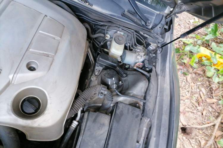 Used Toyota Reiz 2010 2.5V Fashion Elite Edition Engine Bay Left