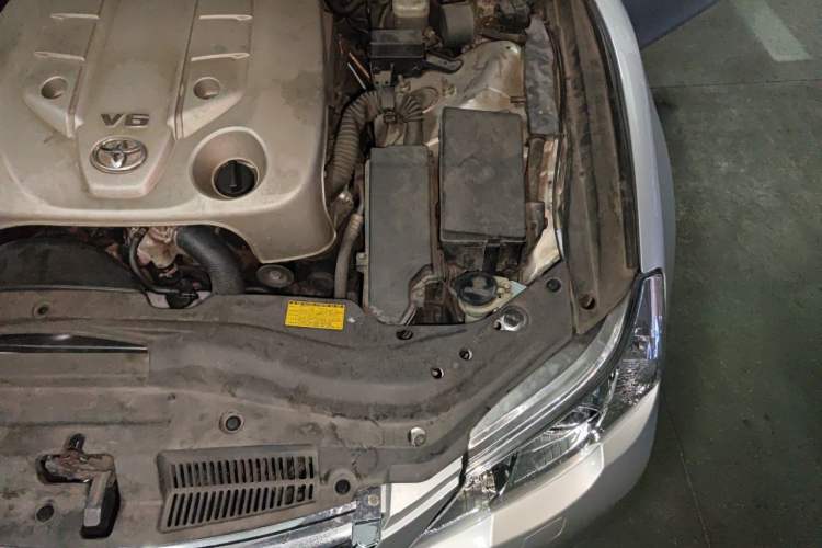 Used Toyota Reiz 2010 2.5V Fengdu Elite Edition Engine Bay Left