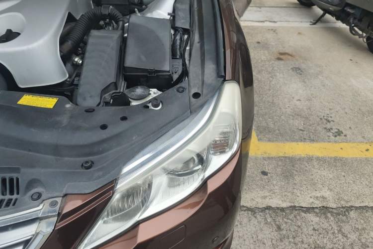 Used Toyota Reiz 2010 2.5V Fengdu Elite Edition Engine Bay Left