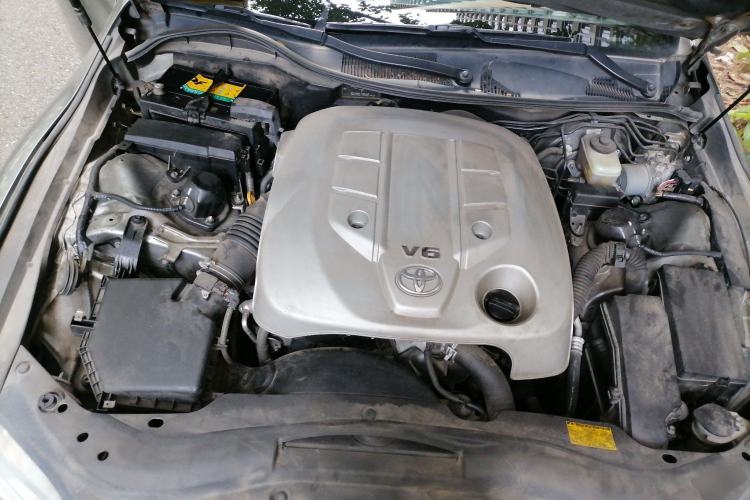 Used Toyota Reiz 2010 2.5V Fashion Elite Edition Engine Bay
