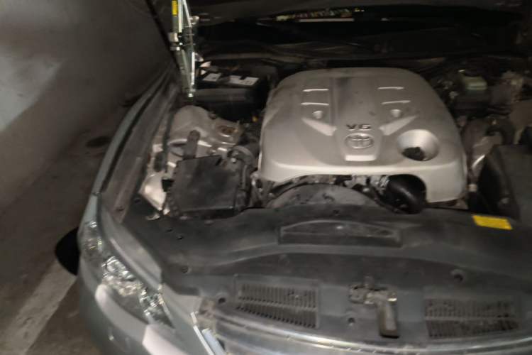 Used Toyota Reiz 2010 2.5V Fengdu Elite Edition Engine Bay Right