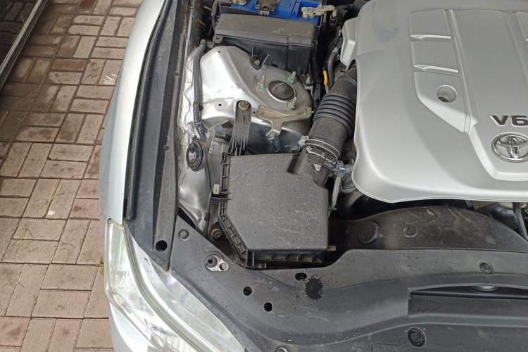 Used Toyota Reiz 2010 2.5V Fengdu Elite Edition Engine Bay Right