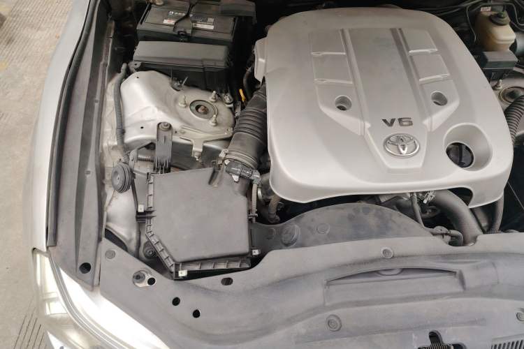 Used Toyota Reiz 2010 2.5V Fengdu Elite Edition Engine Bay Right