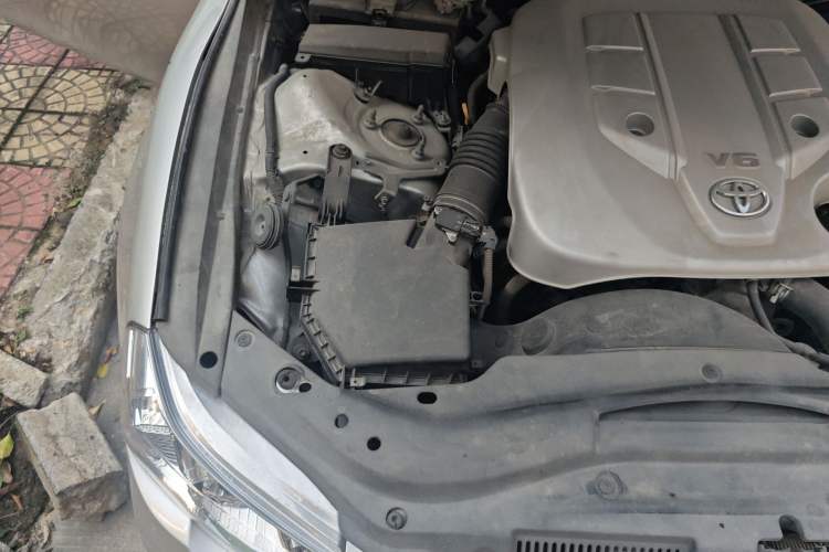 Used Toyota Reiz 2010 2.5V Fengdu Elite Edition Engine Bay Right