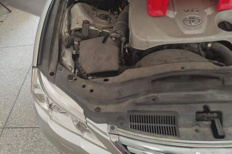 Used Toyota Reiz 2010 2.5S Fengdu Jinghua Edition Engine Bay Right