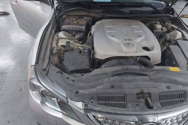 Used Toyota Reiz 2010 2.5V Fashion Elite Edition Engine Bay Right