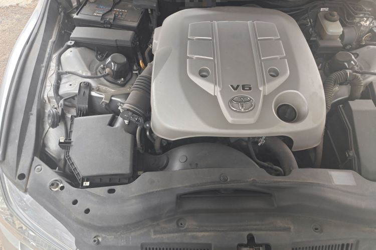 Used Toyota Reiz 2010 2.5V Fashion Elite Edition Engine Bay Right