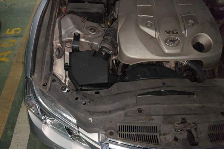 Used Toyota Reiz 2010 2.5V Fengdu Elite Edition Engine Bay Right