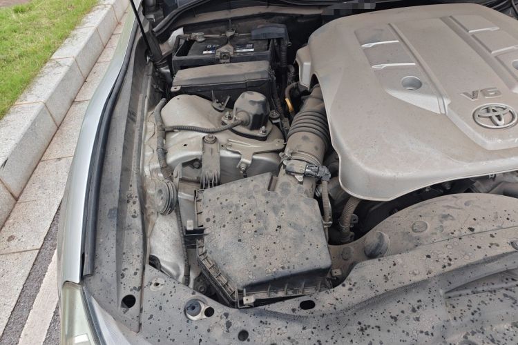 Used Toyota Reiz 2010 2.5V Fashion Elite Edition Engine Bay Right
