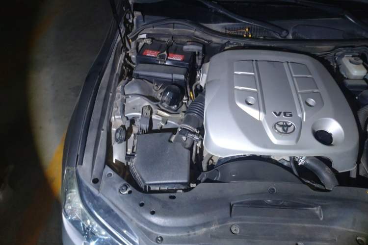 Used Toyota Reiz 2010 2.5S Fashion Elite Edition Engine Bay Right