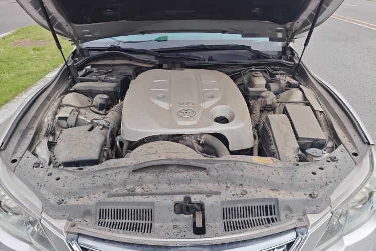 Used Toyota Reiz 2010 2.5V Fashion Elite Edition Engine Bay