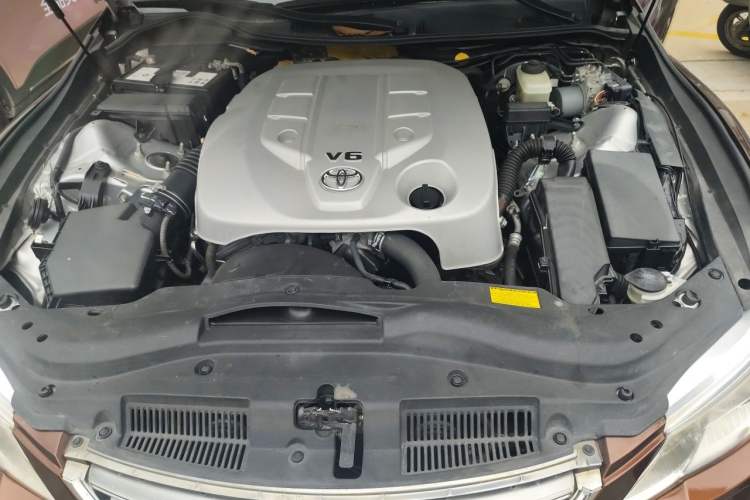Used Toyota Reiz 2010 2.5V Fengdu Elite Edition Engine Bay